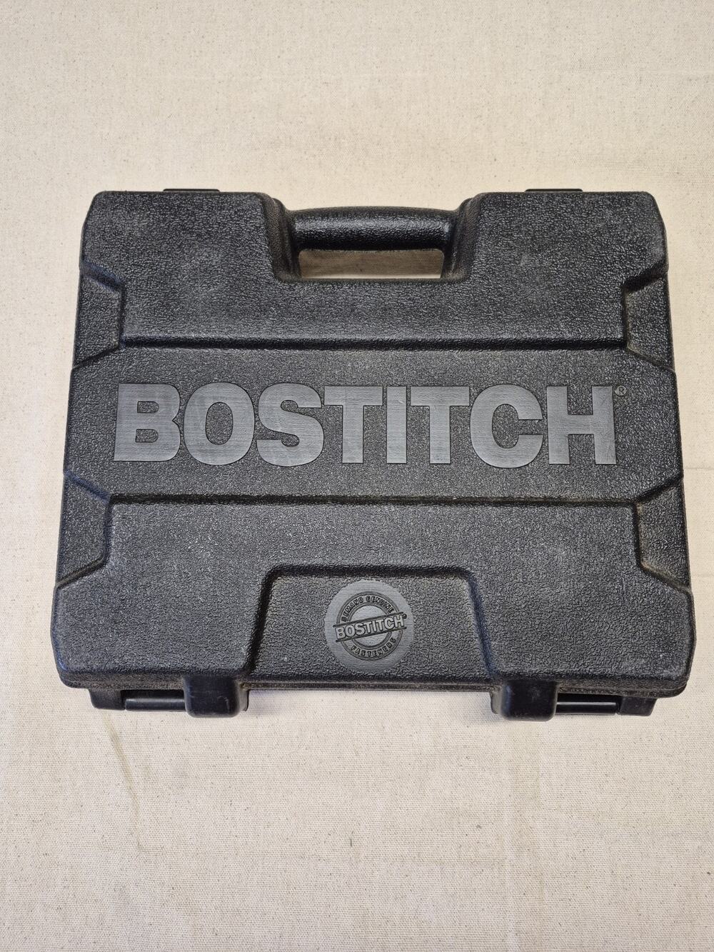 Bostitch BT200 18 Gauge Pneumatic Brad Nailer Kit with Case and Brads